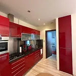 Homey Apartment - Parliament, Chain Bridge